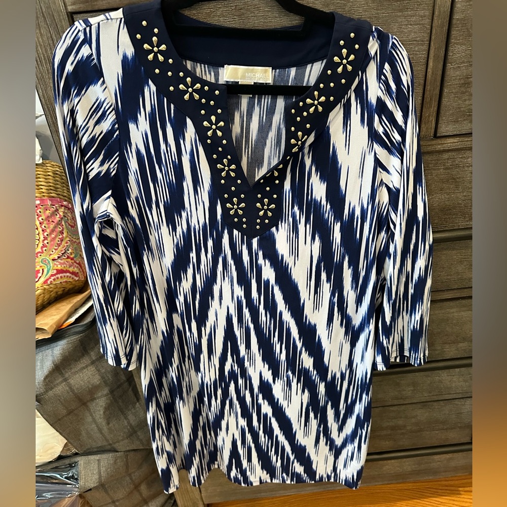 Sz M. NWOT. Michael Kors navy and white dress with gold embellishments.